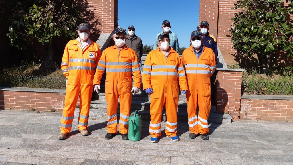 Manutenzione ai fiori dei cimiteri da parte del gruppo A.I.B. di Montà