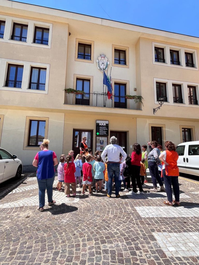 I BIMBI DELLA SCUOLA MATERNA INCONTRANO IL SINDACO